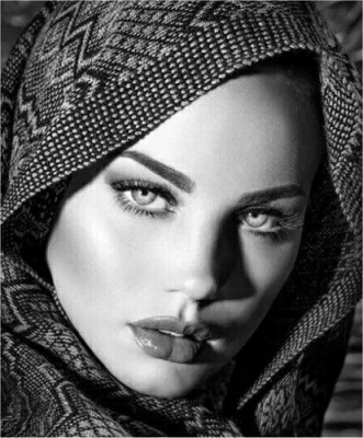 Eyes as deep as the sea